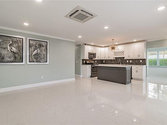 5th image of 2346 Glenmore Cir #295