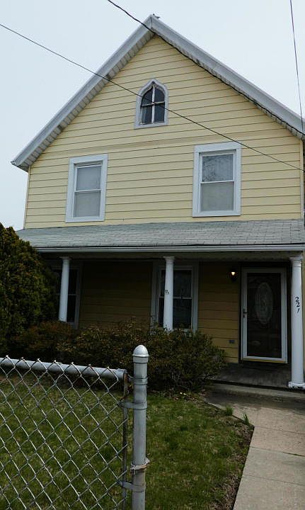 1st image of 221 Anderson St