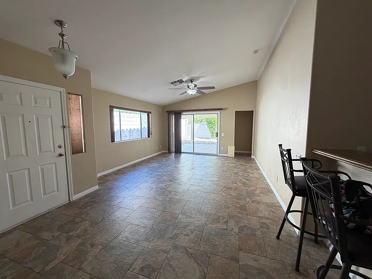 2108 Sunset Vista Ave — Photo 9