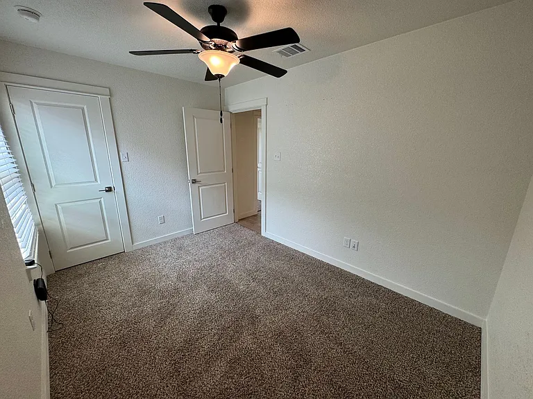 1410 Cedar River Ln — Photo 25