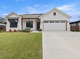 2041 Grandview Dr, Fort Worth, TX 76112