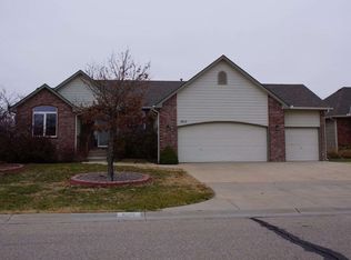 8210 E Old Mill Ct, Wichita, KS 67226