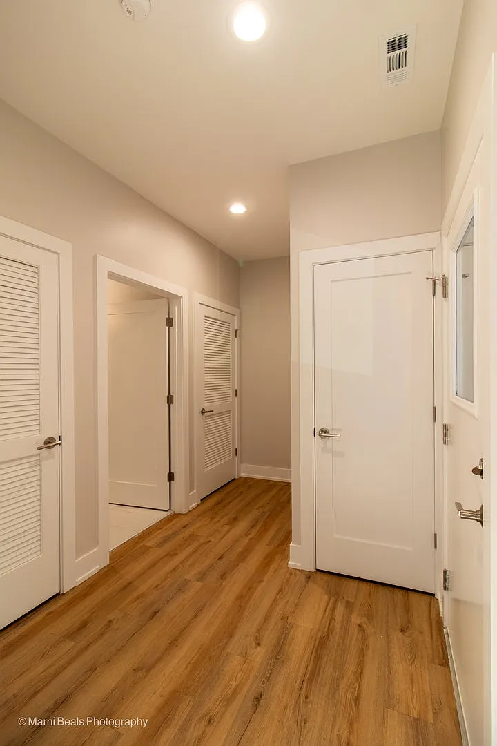 1 bed, 1.0 bath, 740 sqft, $1,800 — Photo 2