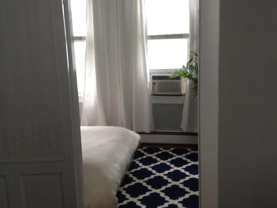 1st image of 416 Glasgow St #1