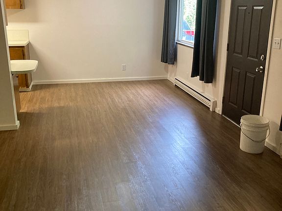 3rd image of 918 Glennwood Ave NE #1