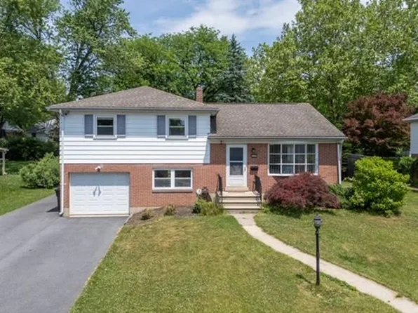 2439 W Congress St, Allentown, PA 18104