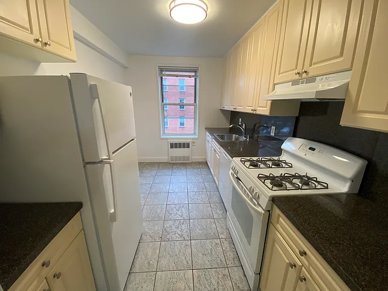 15005 Union Tpke #L6 — Photo 14