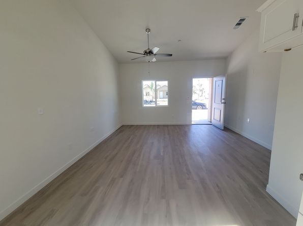 8402 Grandy St, 8402 Grandy #A, Bakersfield, CA 93314