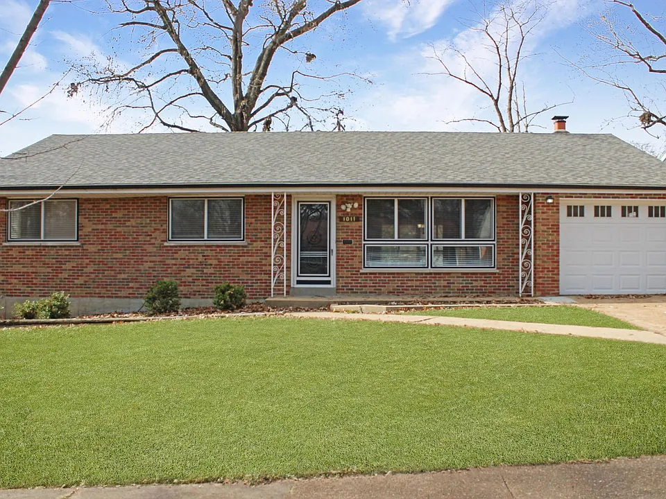 1011 Chartres Ave