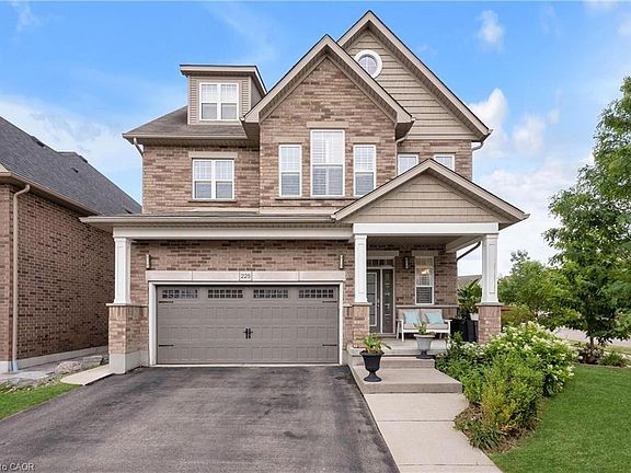 3rd image of 225 Tremaine Cres
