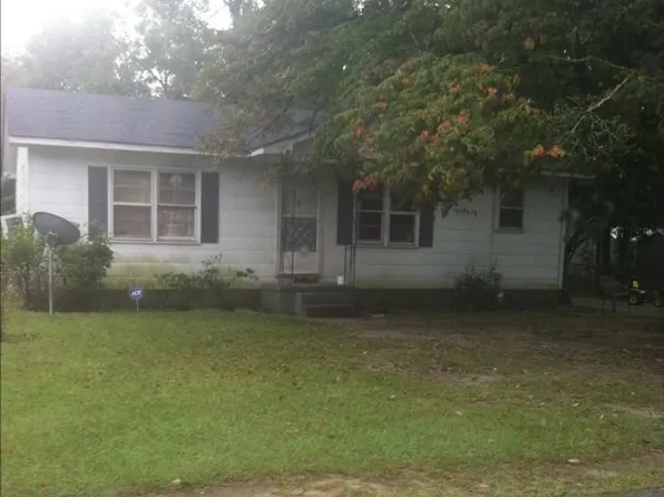 710 Stewart Ave, Dublin, GA 31021