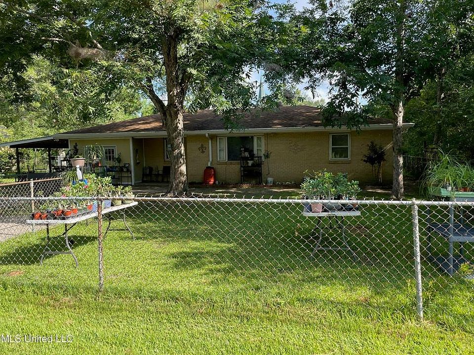 2nd image of 19 Emmett Meitzler Rd