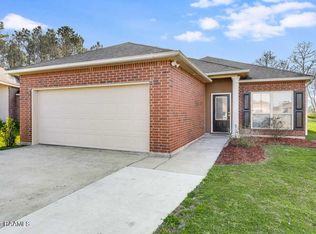 104 Van Gogh Ln, Rayne, LA 70578