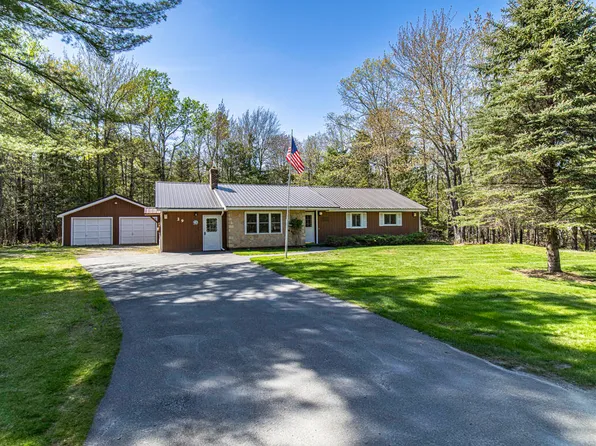29 Fields Pond Road, Holden, ME 04429