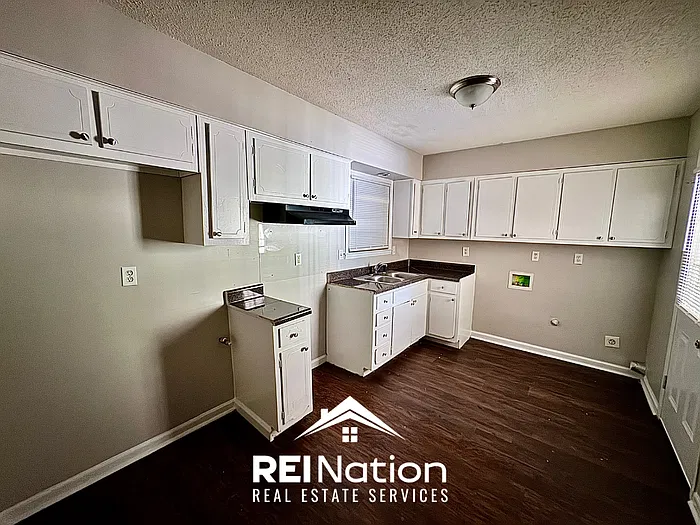 3 bed, 1.5 bath, 1123 sqft, $1,375 — Photo 3