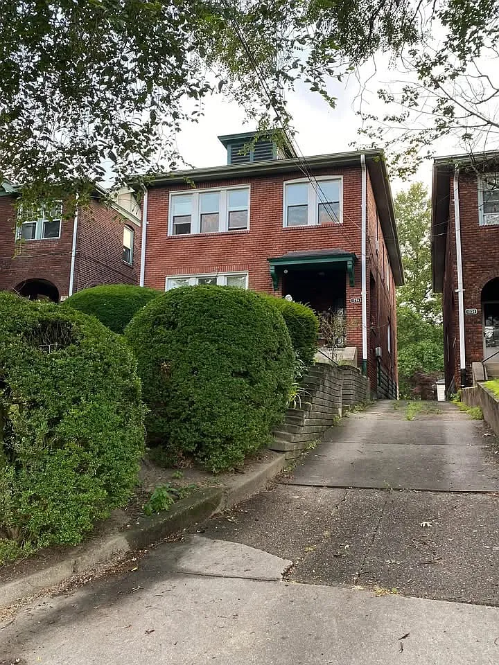 3 bed, 1430 sqft, $1,800 — Photo 1