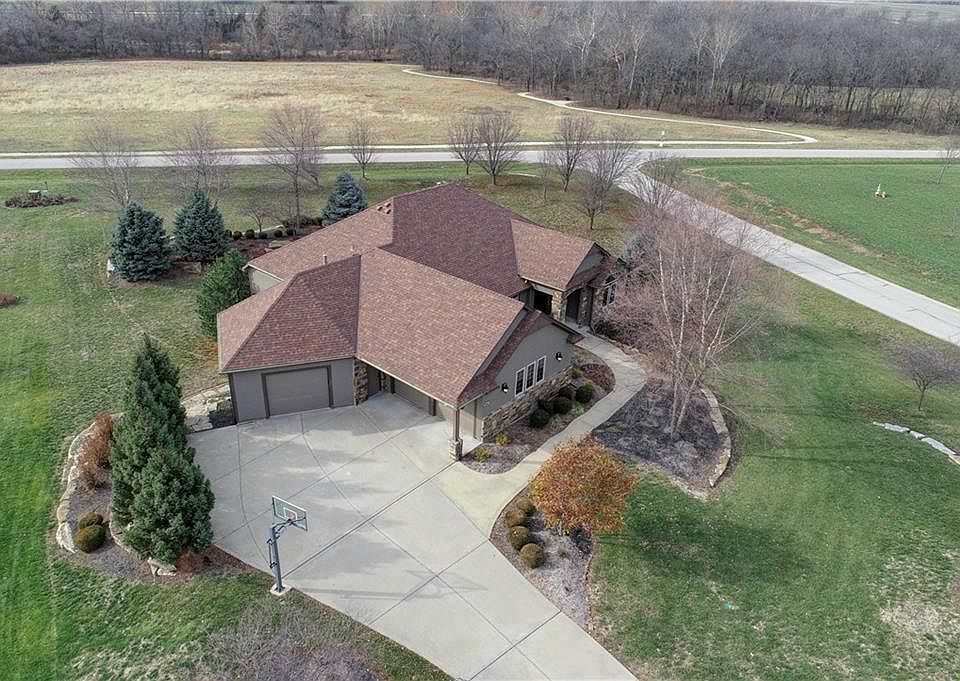 1st image of 28912 Chinkapin Ln