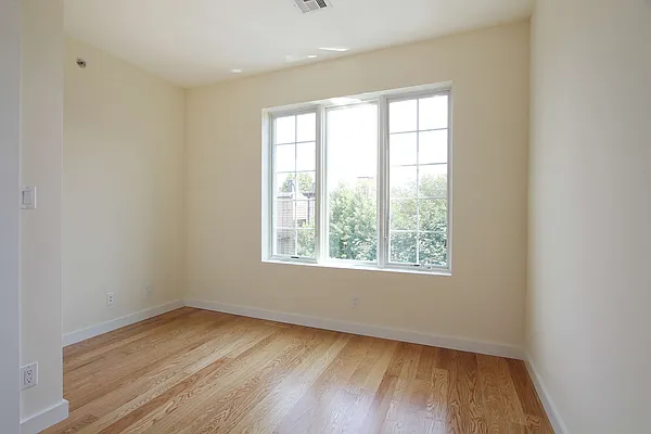 Rented by Compass | media 24