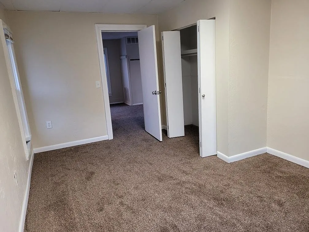 2 bed, 910 sqft, $1,000 — Photo 2
