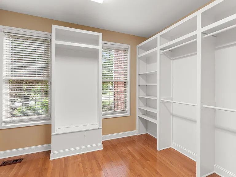 1610 Twin Square Way — Photo 28