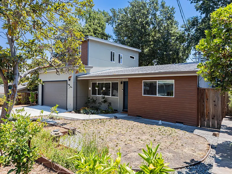 59 Mulberry Ln — Photo 2