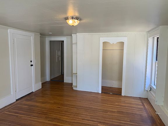 2nd image of 2209 Capitol Ave #3