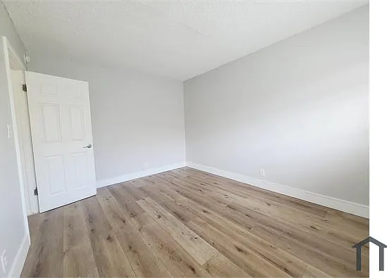 13425 Vanowen St #12A — Photo 7