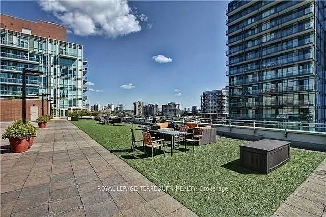116 George St #405 — Photo 1