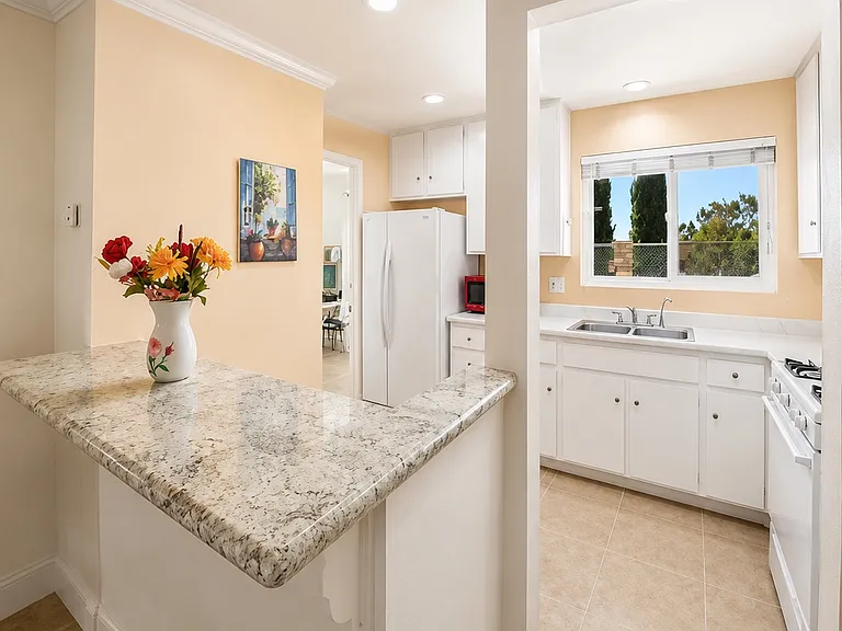 4517 Quailridge Dr — Photo 3