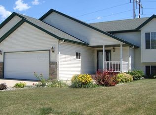 1666 Oakwood Dr, West Fargo, ND 58078