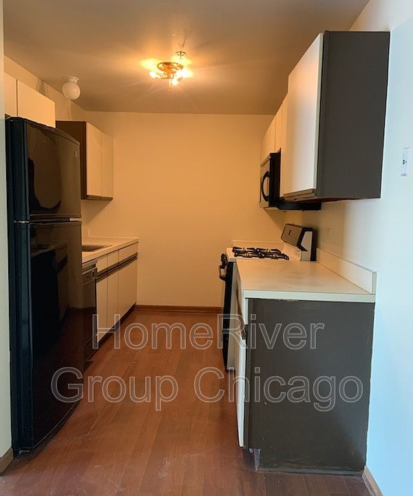 1st image of 21W581 North Ave APT 45