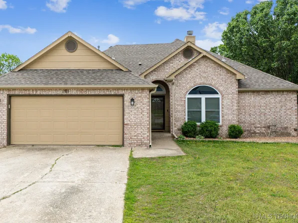 11923 N 107th East Pl, Collinsville, OK 74021