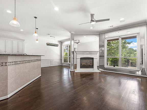 3rd image of 902 Saint George Pl