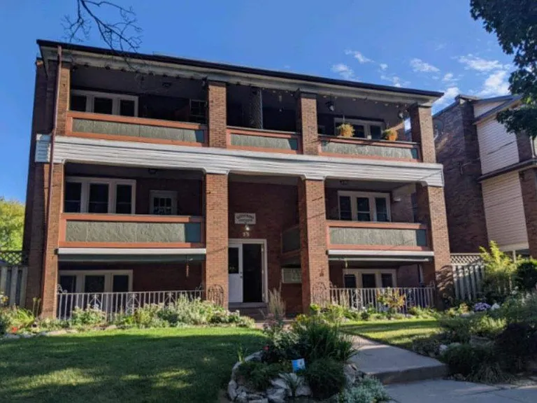 17 Louisa St — Photo 1