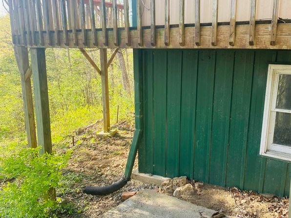 23544 Hawk Dr, Bonaparte, IA 52620