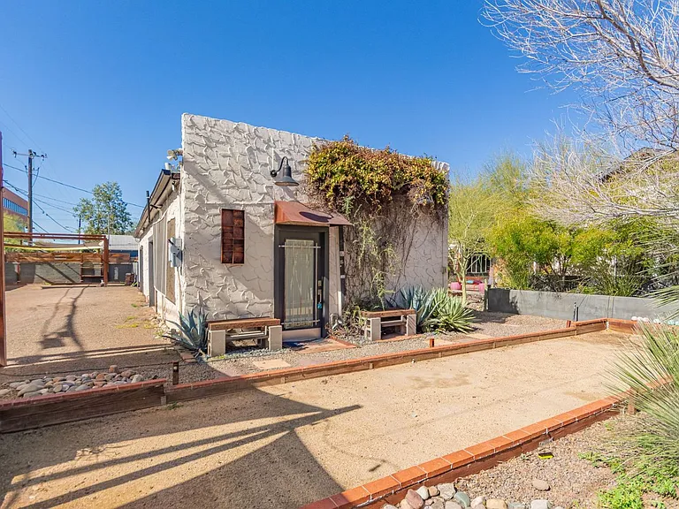 729-735 E Coronado Rd — Photo 7