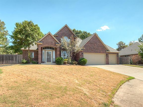 2nd image of 204 Ainsley Ct