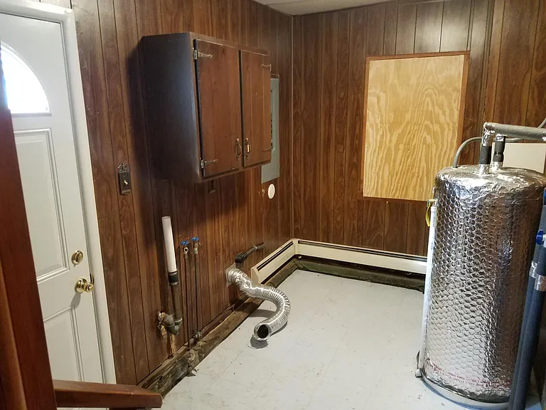 514 Corporation Rd — Photo 8