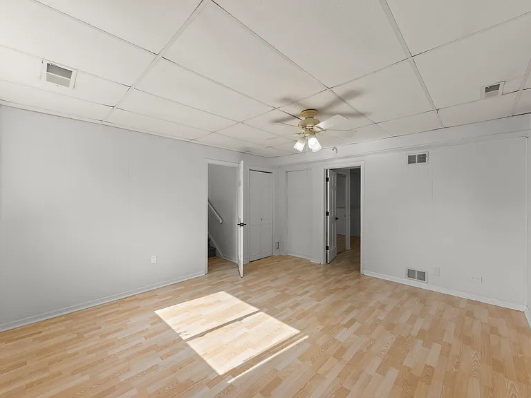 219 Kedvale Ct — Photo 16