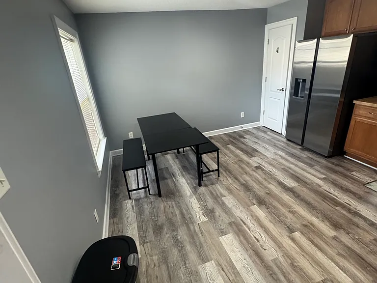 5585 Frog Pond Ln — Photo 2