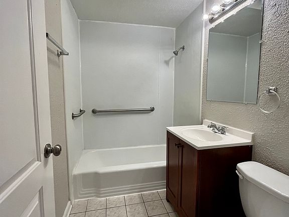 4th image of 344 Arquilla Dr