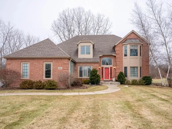 8900 North Lodgewood ROAD, River Hills, WI 53217