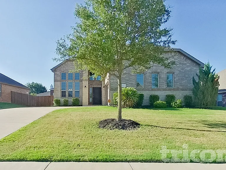 612 Golden Bell Dr — Photo 1