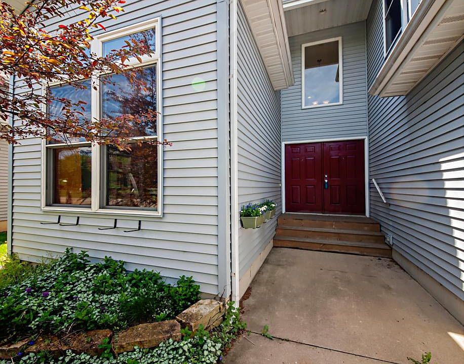1st image of 616 N Cygnet Lake Dr