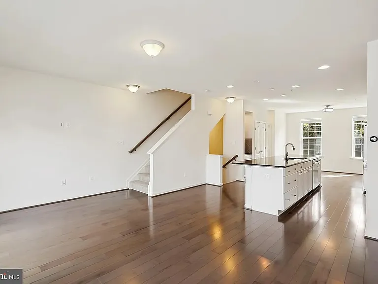 18320 Woodhouse Ln — Photo 8