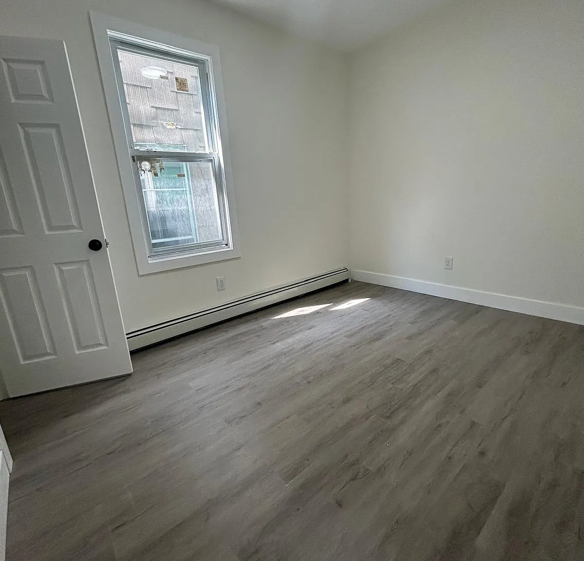 3 bed, $2,200 — Photo 3