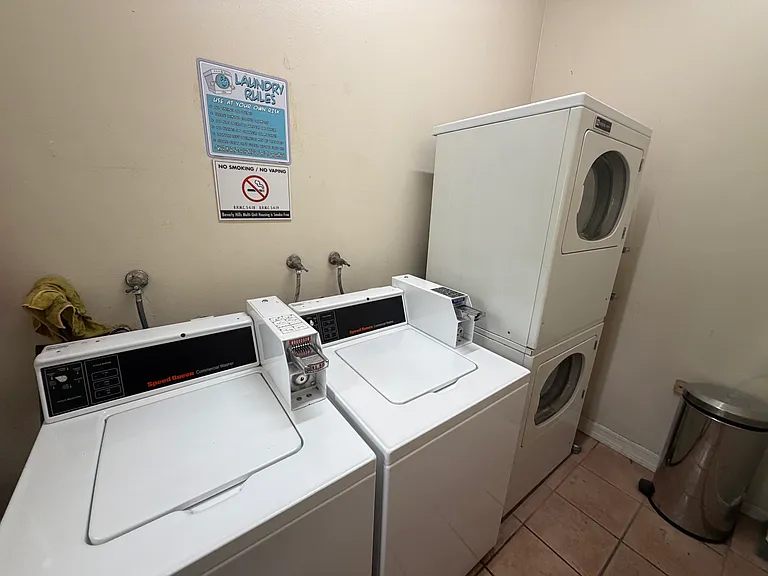 217 S Doheny Dr #5 — Photo 49