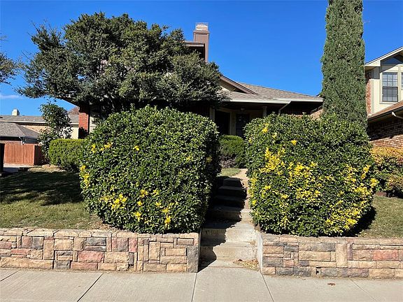 2nd image of 1401 Golden Gate Dr
