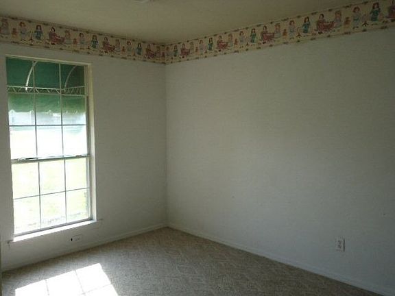 4th image of 10838 S 250 East Ave