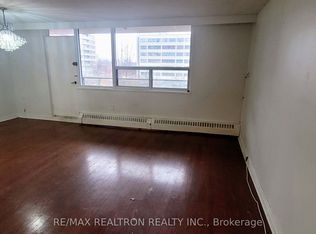 180 Markham Rd #411, Toronto, ON M1M2Z9